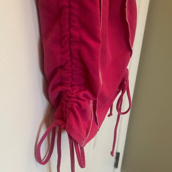 NWT PrettyLittleThing Shape pink overlock stitch ruched-side bodycon dress sz 10 - Picture 3 of 8